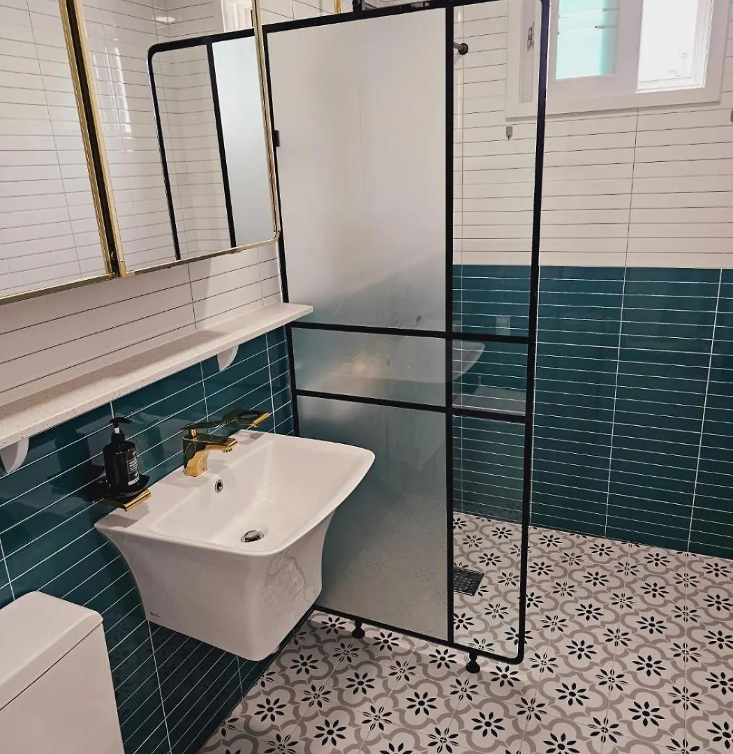 Urban Terrace Suite House سيول شقة