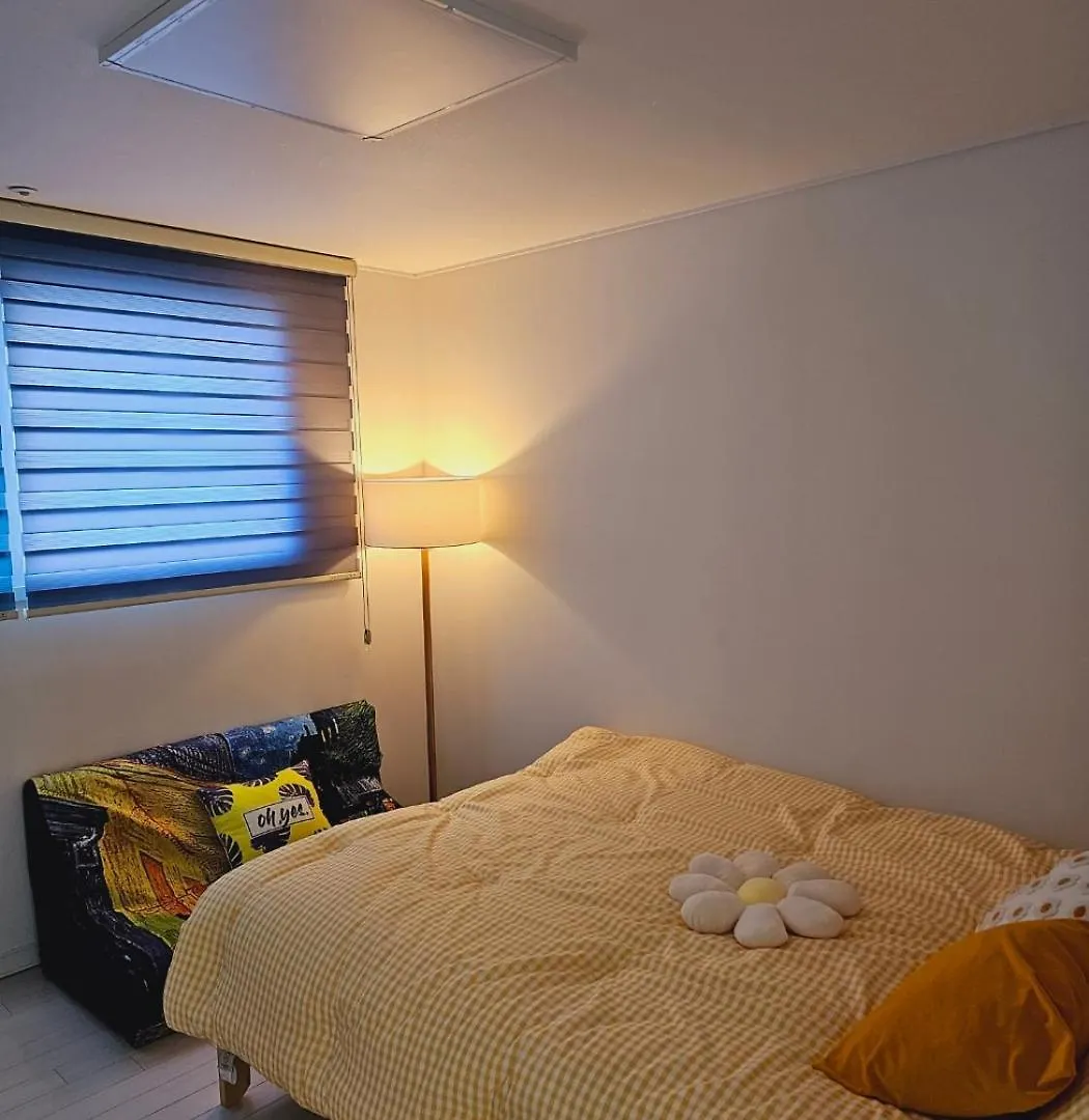 Urban Terrace Suite House Seoel Appartement