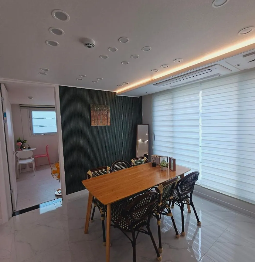 Urban Terrace Suite House Seoel Appartement