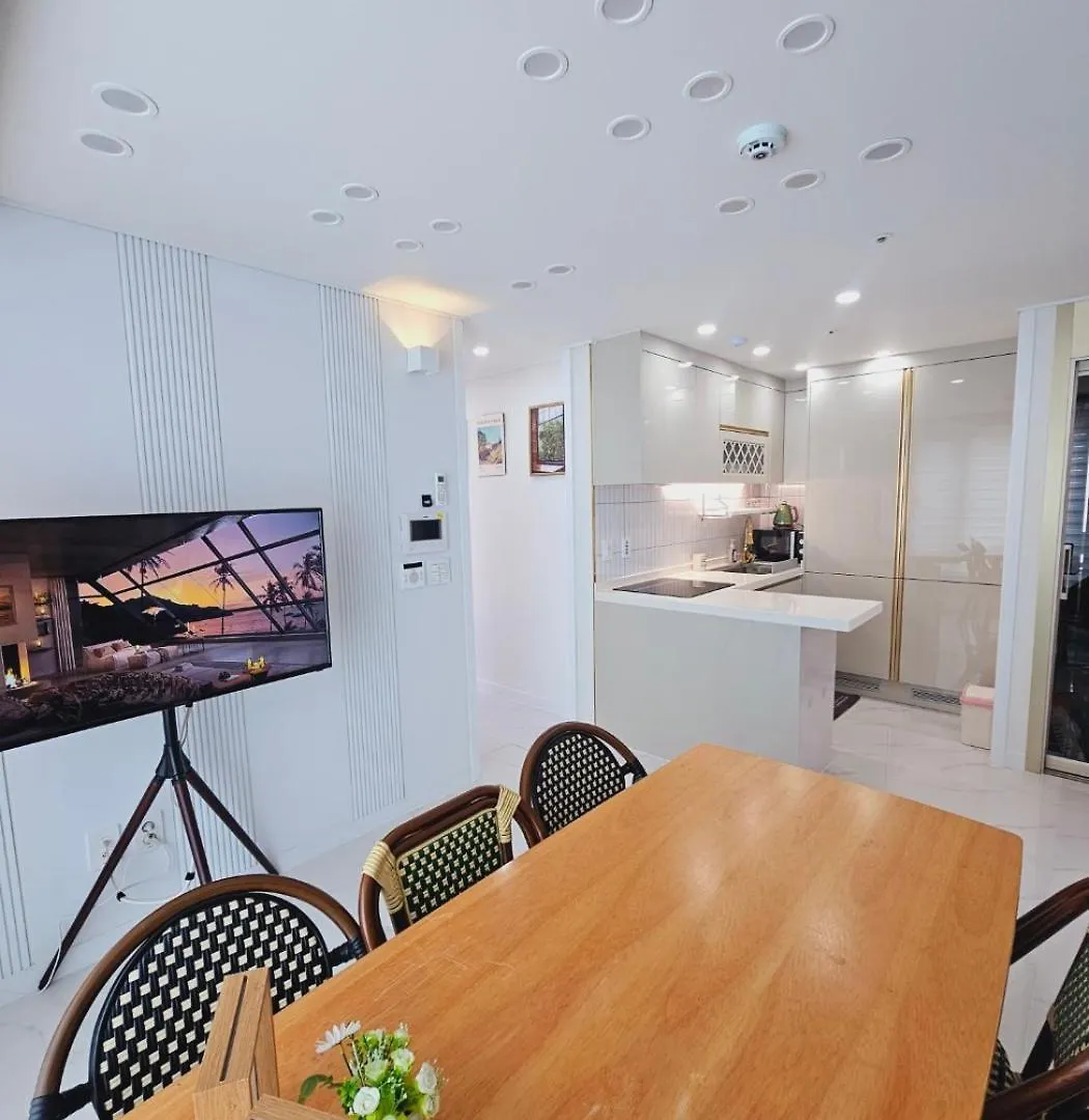 Urban Terrace Suite House Seoel